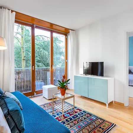 Thezion, Lovely 1 Bedroom Up To 3